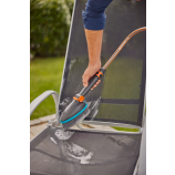Spazzola manuale Gardena Cleansystem M morbida, con raccordo per tubo flessibile, per la pulizia di piccole superfici