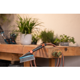 Spazzola manuale Gardena Cleansystem M morbida, con raccordo per tubo flessibile, per la pulizia di piccole superfici