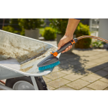 Spazzola manuale Gardena Cleansystem M (dura), per la pulizia di superfici di piccole dimensioni