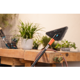 Spazzola manuale Gardena Cleansystem morbida e flessibile, per la pulizia di superfici delicate